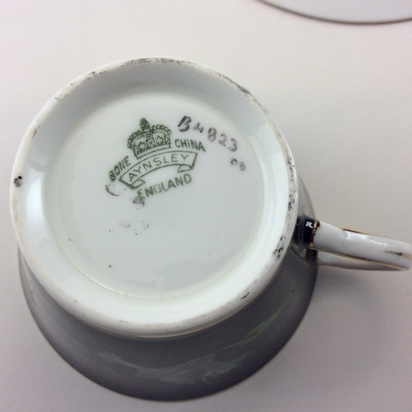 Aynsley Bone China Teacup And Saucer - Picture 8 of 10